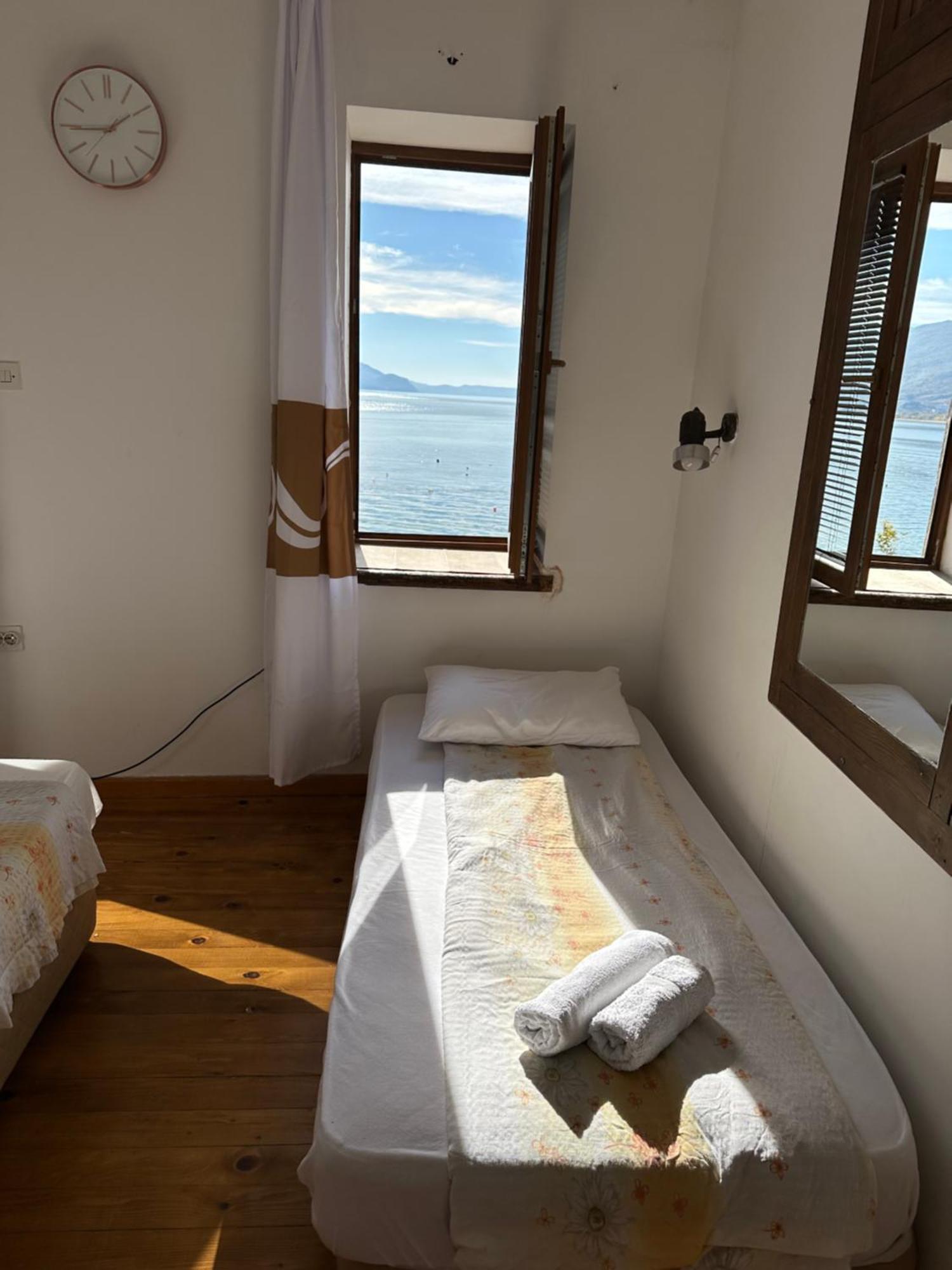 Savin Apartment โอครีด ภายนอก รูปภาพ