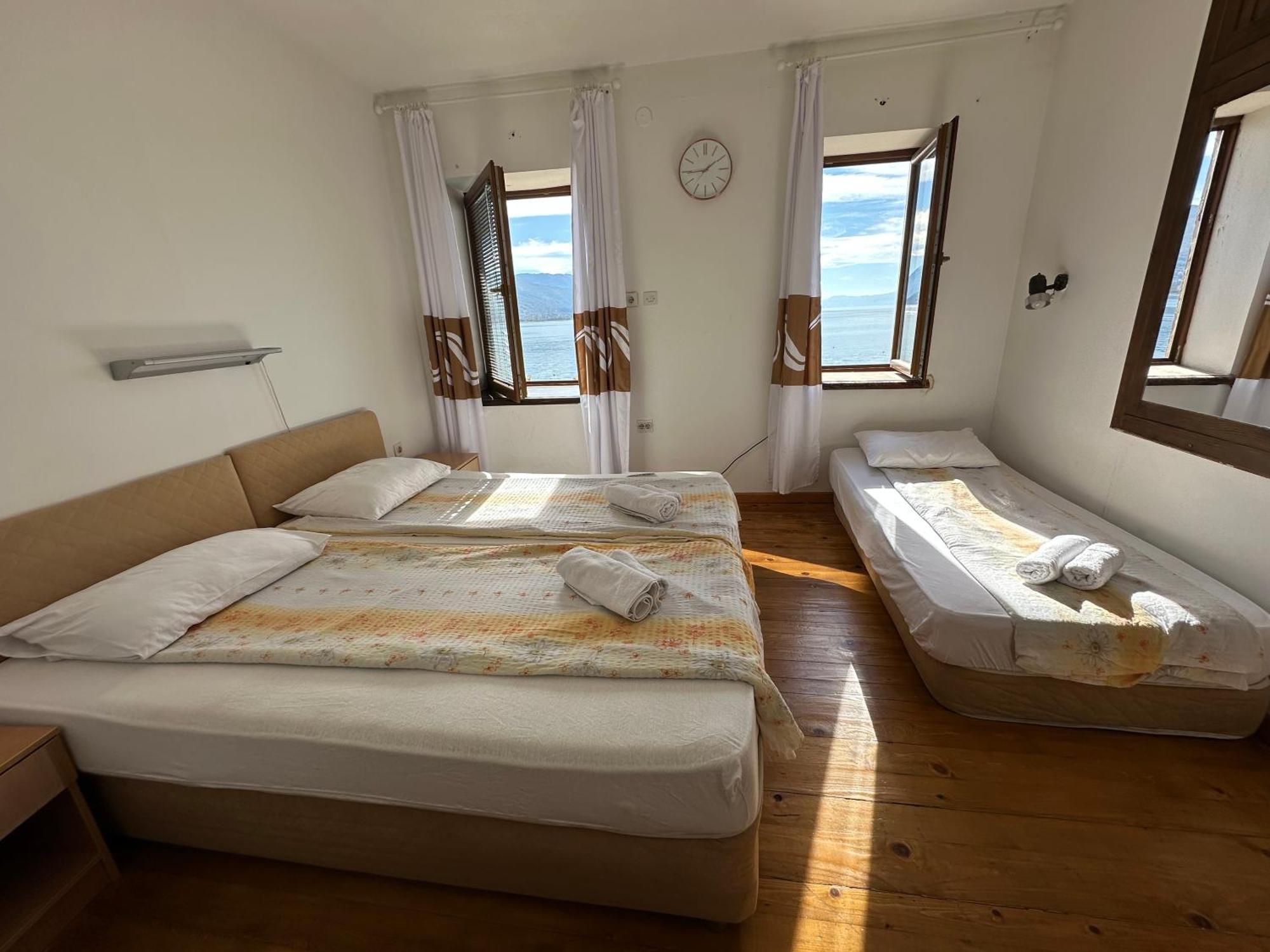 Savin Apartment โอครีด ภายนอก รูปภาพ